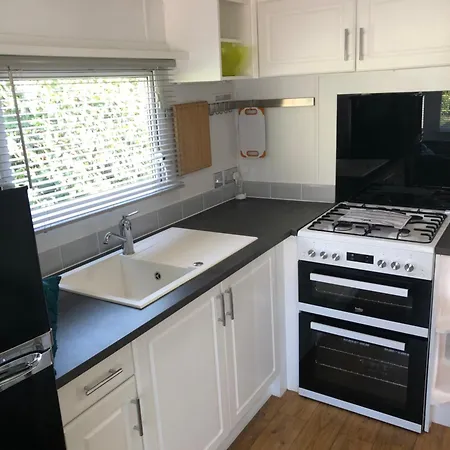 Jos Lakes Escape Camping *